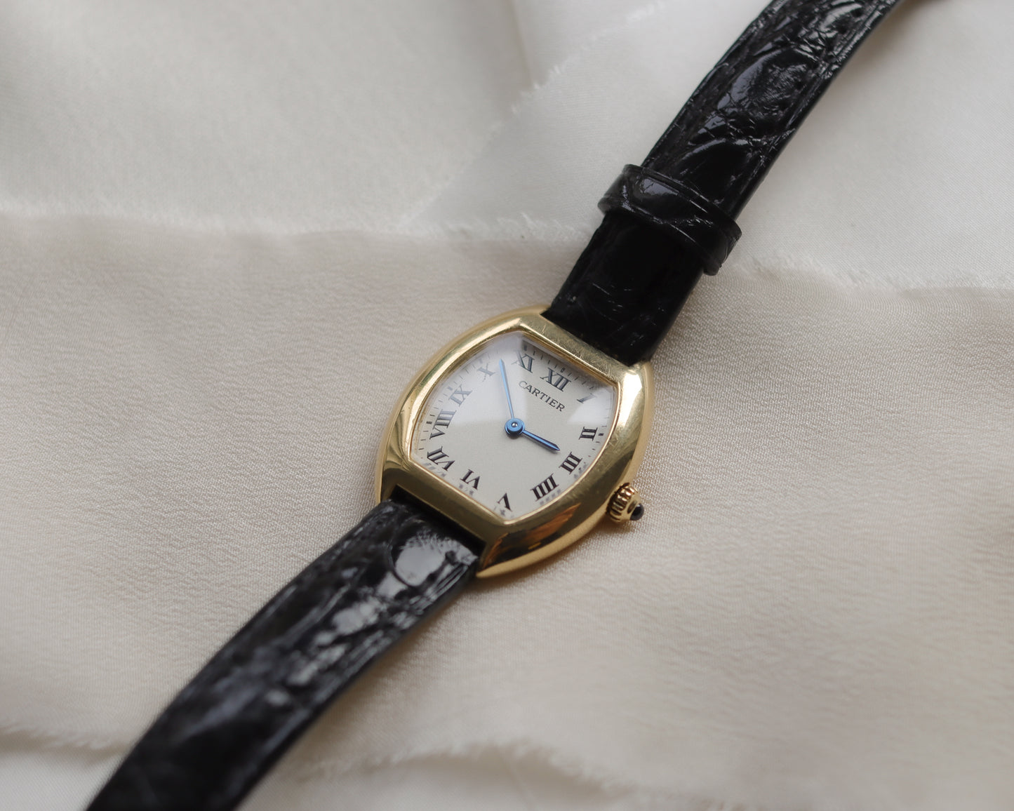 Rare Cartier Tortue Model 1945 in 18ct Yellow Gold - 1996