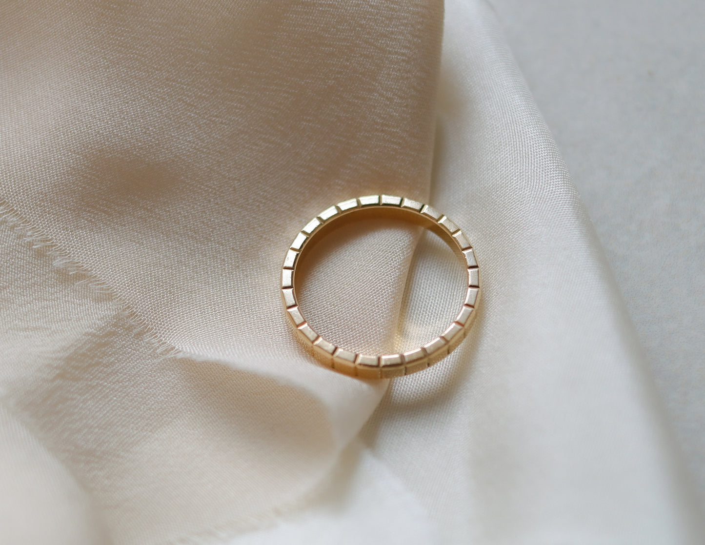 18ct gold Chopard Ice Cube ring with certificate and original box. UK J
