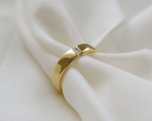 Chunky 18ct gold baguette diamond band UK L 1/2