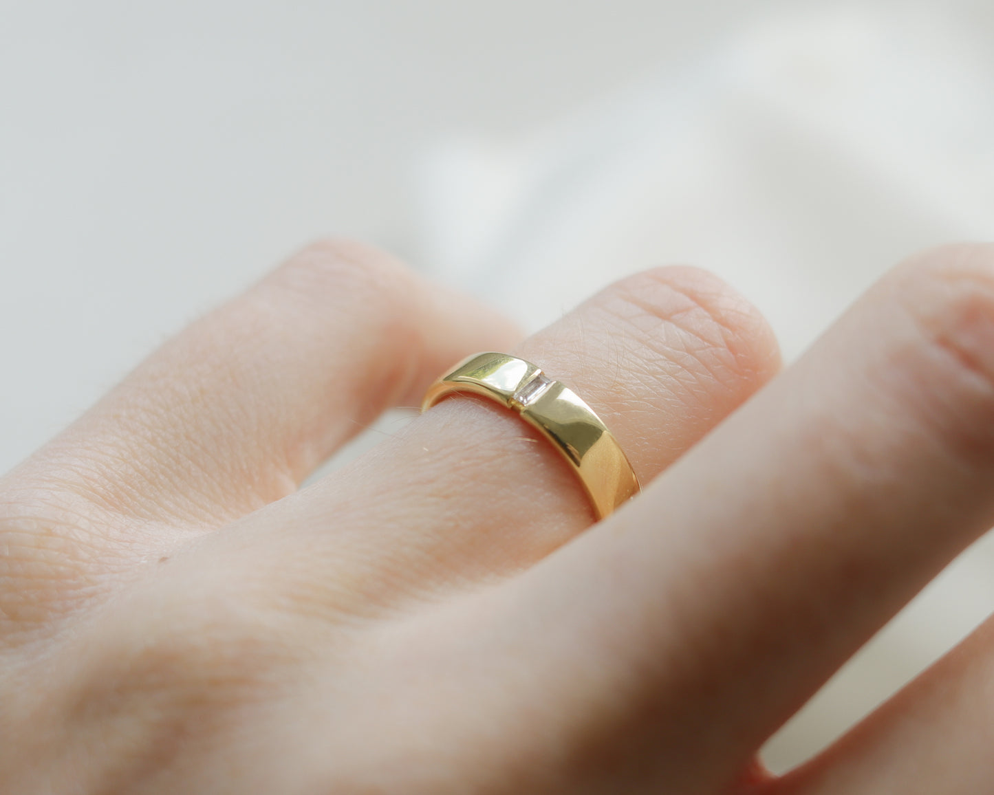 Chunky 18ct gold baguette diamond band UK L 1/2