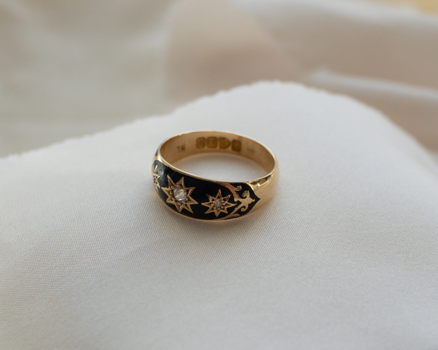 Late Victorian 18ct Gold Diamond & Enamel Mourning Ring - 1989