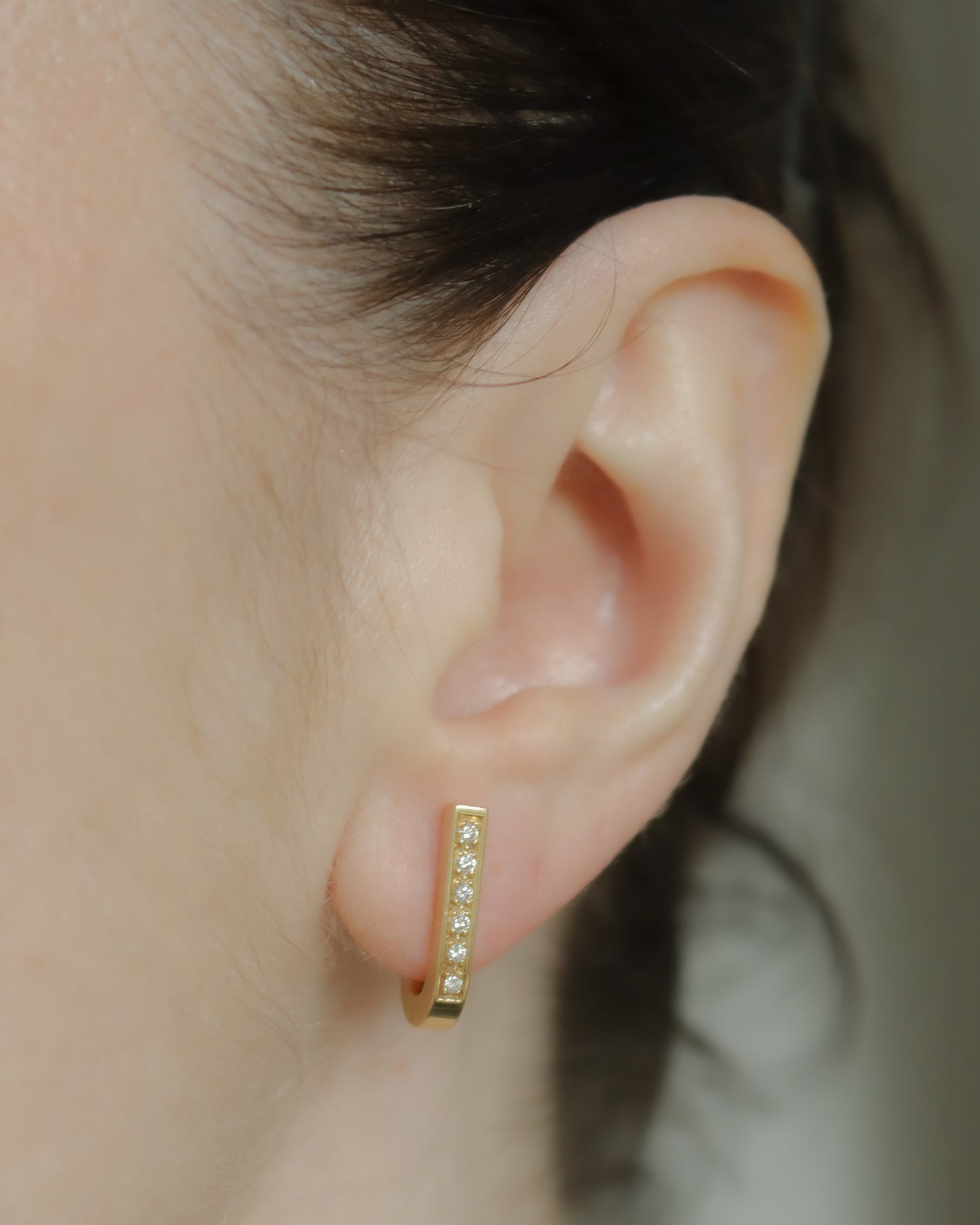 Elegant Vintage 18ct Gold Diamond U-Shaped Huggie Earrings