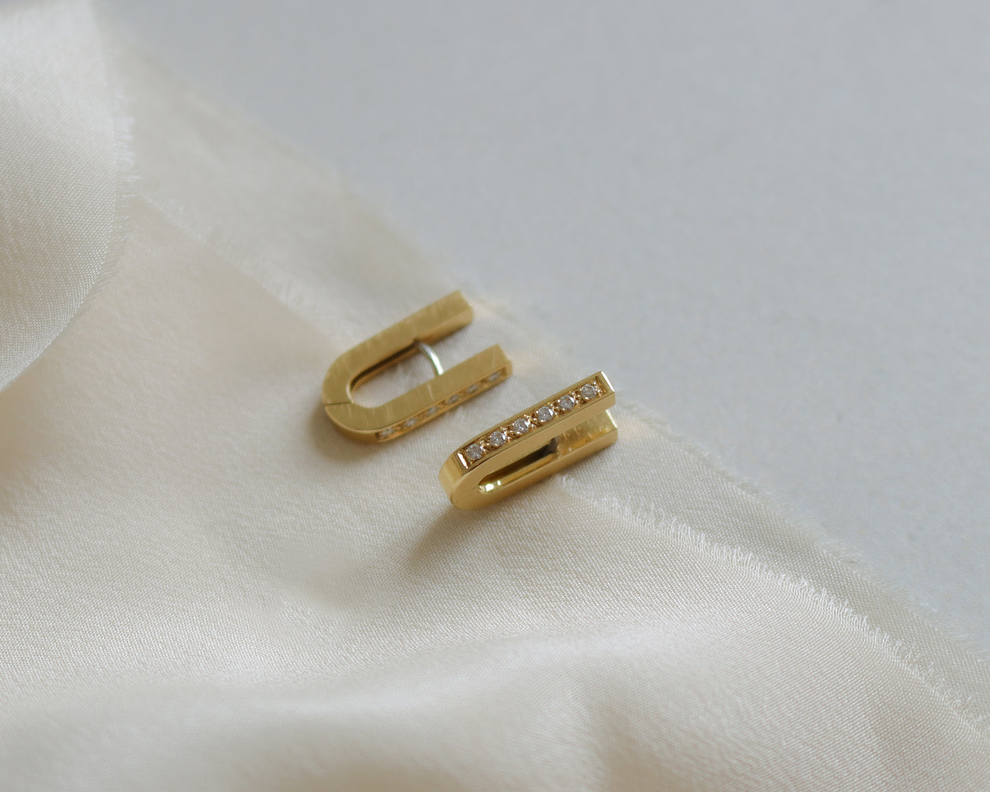 Elegant Vintage 18ct Gold Diamond U-Shaped Huggie Earrings