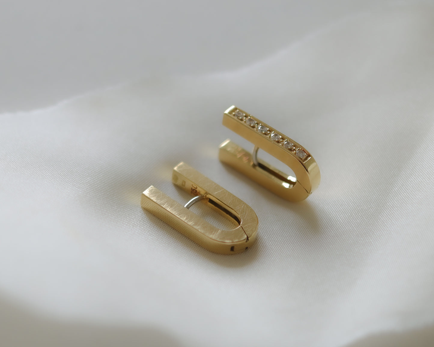 Elegant Vintage 18ct Gold Diamond U-Shaped Huggie Earrings