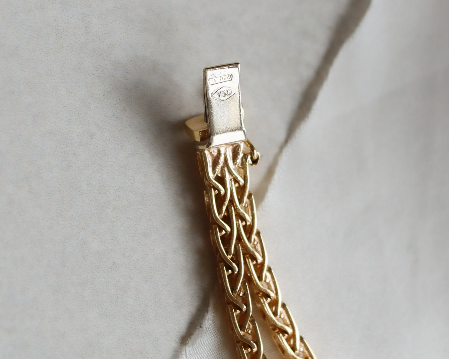 18ct gold double fancy link chain bracelet