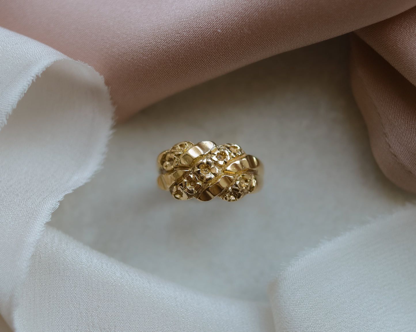 Antique Edwardian 18ct Gold Floral Band Ring – UK O 1/2