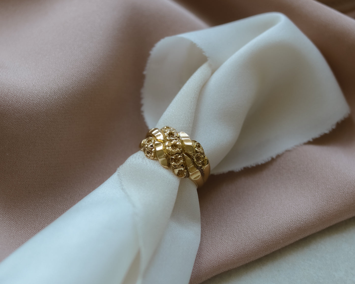 Antique Edwardian 18ct Gold Floral Band Ring – UK O 1/2
