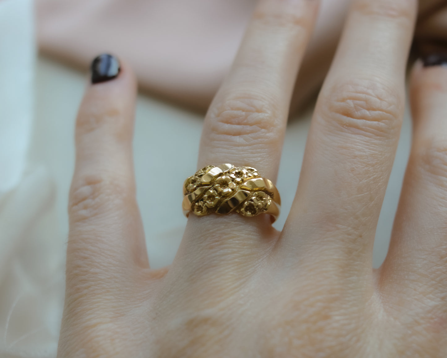 Antique Edwardian 18ct Gold Floral Band Ring – UK O 1/2