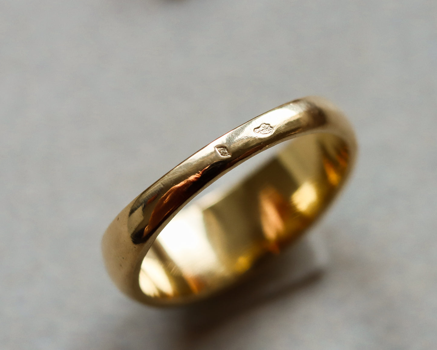 Vintage 18ct Gold Gypsy-Style Gemset Ring UK Q.5