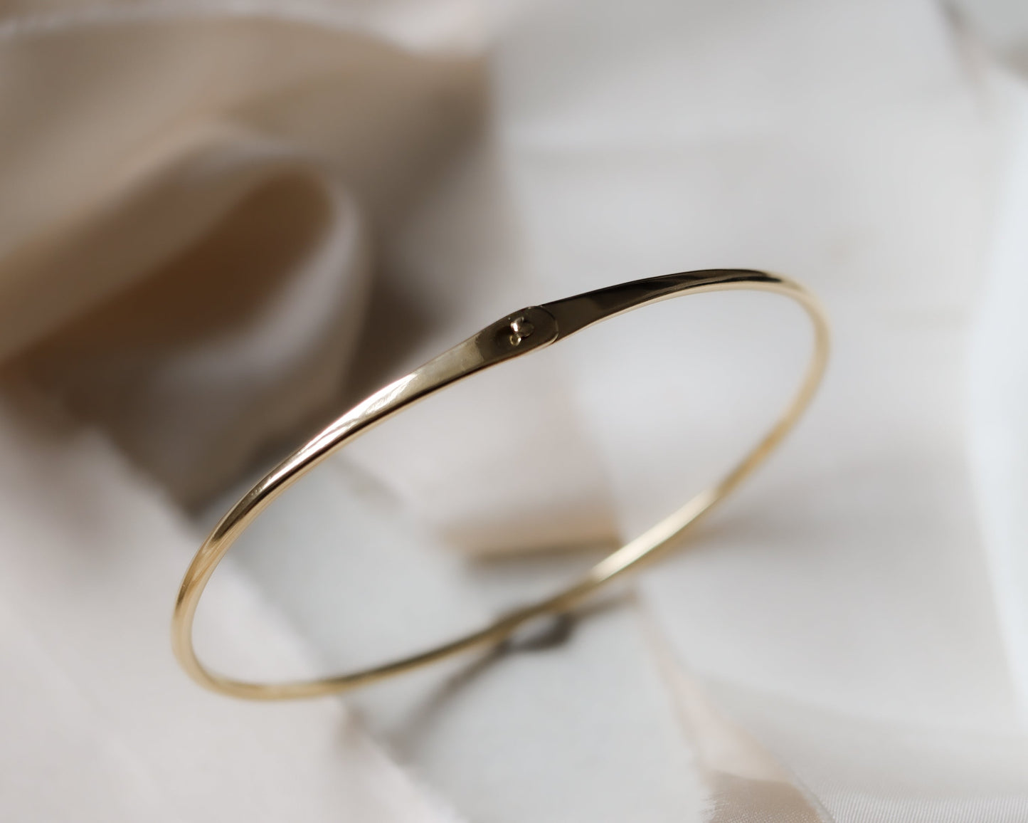 4/12 payment for 18ct gold latch closure minimalist bangle