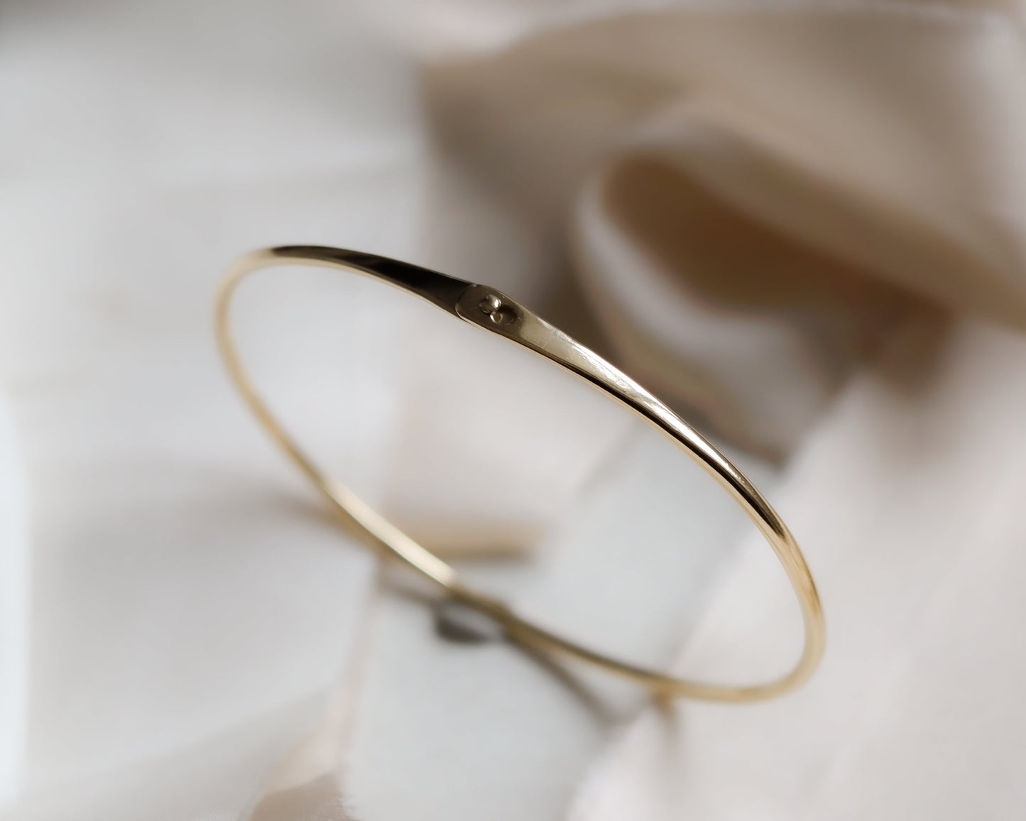 4/12 payment for 18ct gold latch closure minimalist bangle