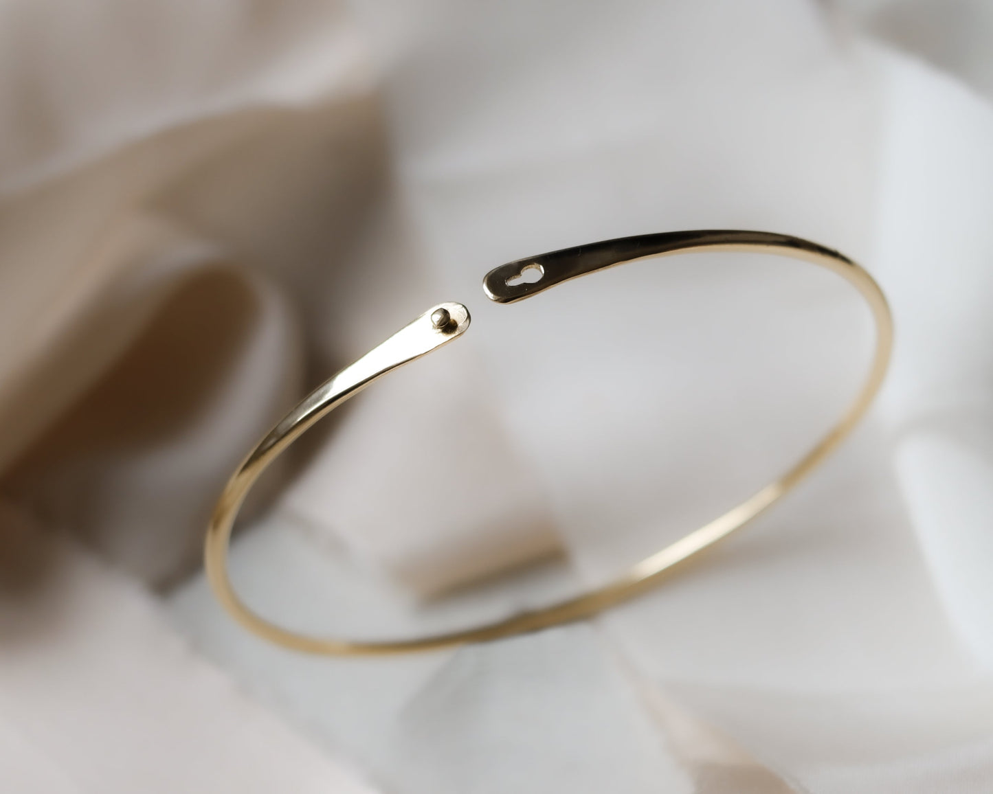 4/12 payment for 18ct gold latch closure minimalist bangle