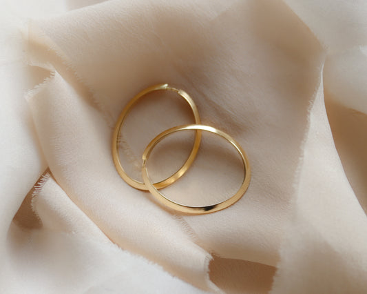 Vintage 18ct Gold Knife-Edge Oval Hoop Earrings