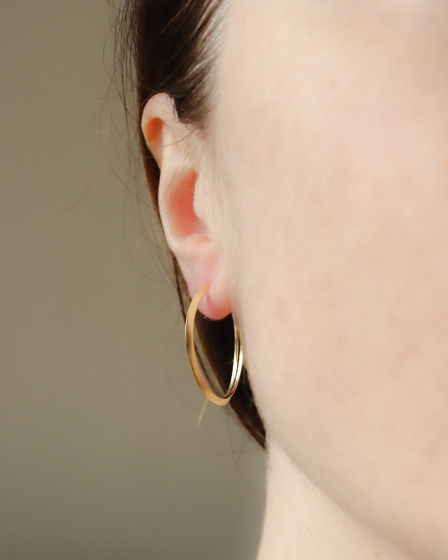 Vintage 18ct Gold Knife-Edge Oval Hoop Earrings