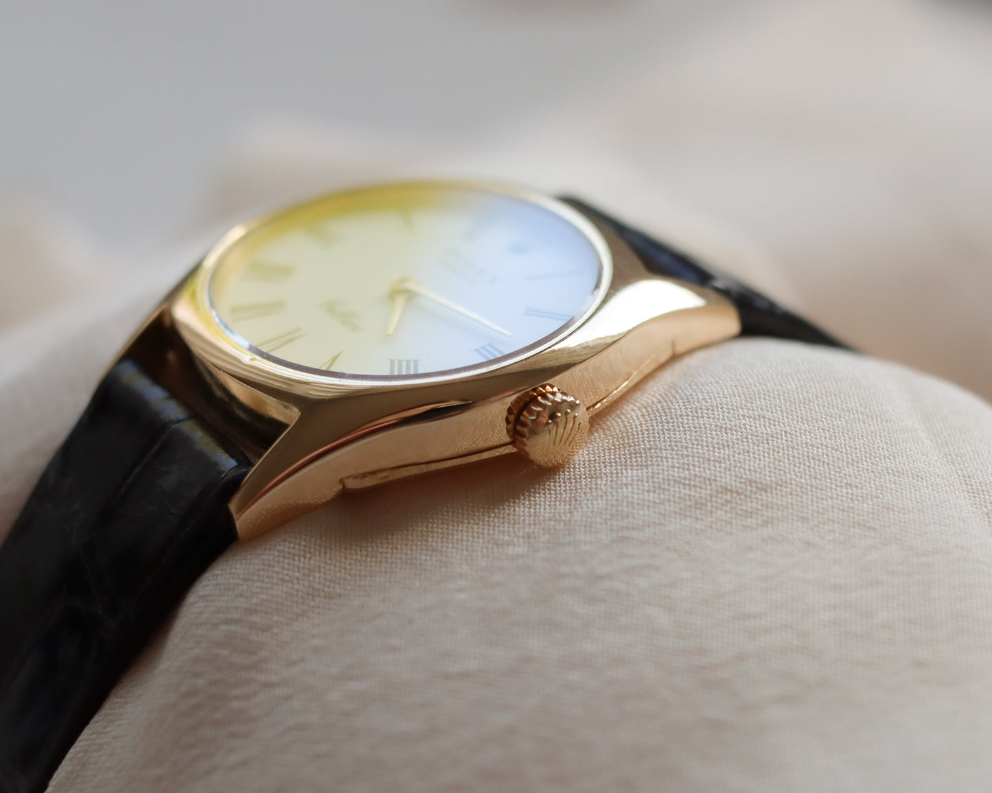 Ladies Rolex Cellini Wristwatch in 18ct gold - 1975