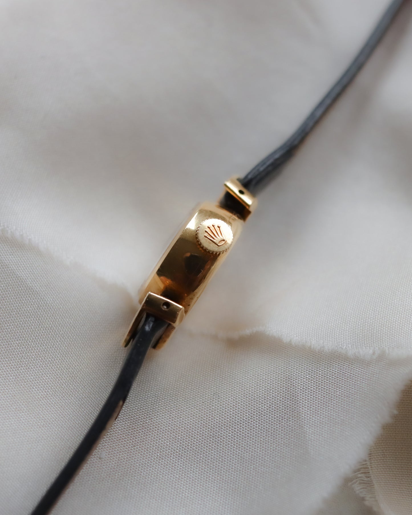 18ct gold Rolex deco style ladies watch - 1964