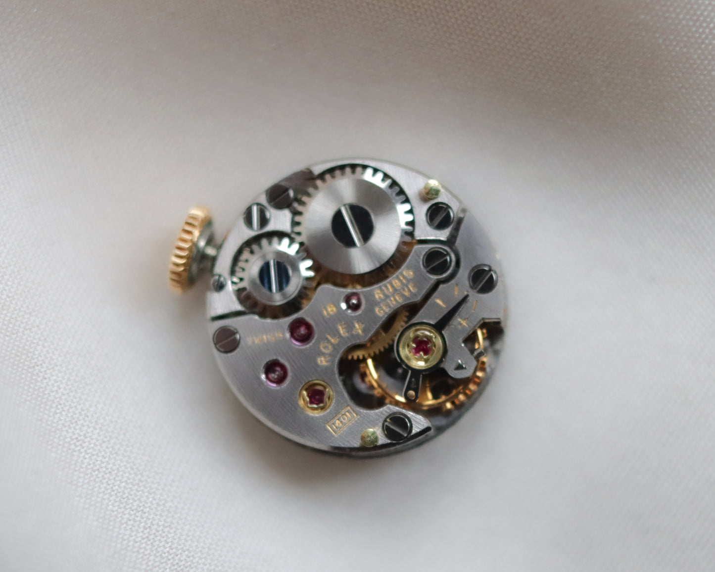 18ct gold Rolex deco style ladies watch - 1964