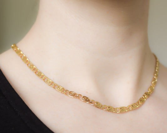 18ct yellow gold scroll link necklace