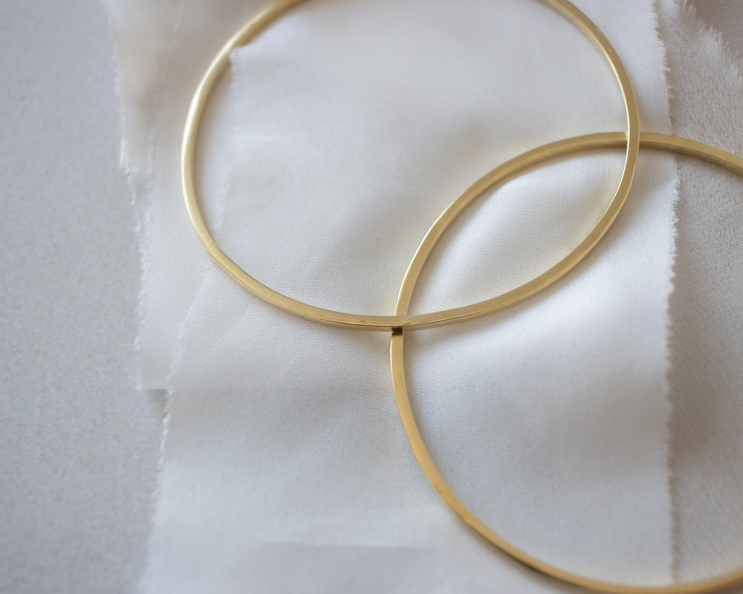 Vintage Solid 18ct Yellow Gold Bangle - Single Bangle