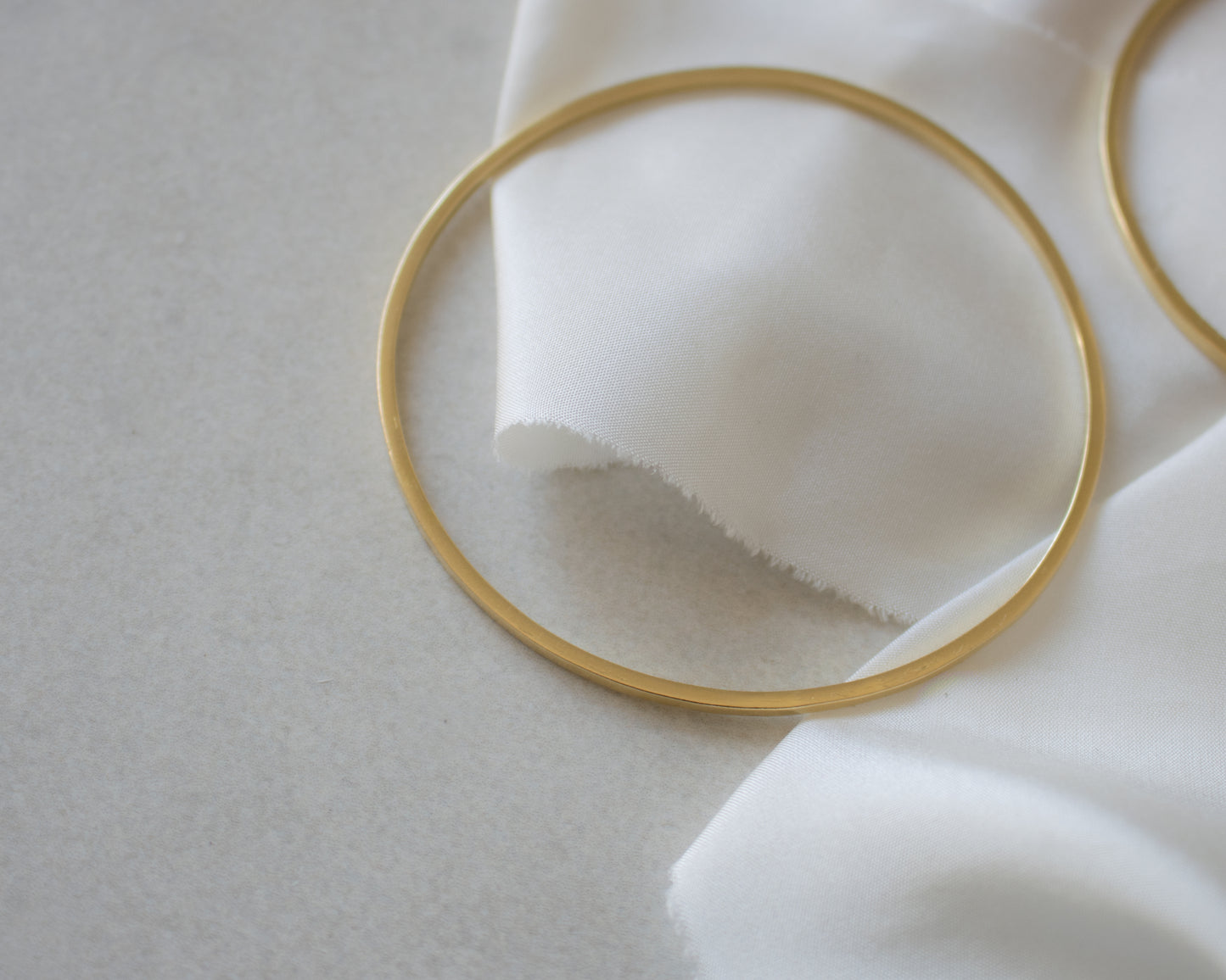 Vintage Solid 18ct Yellow Gold Bangle - Single Bangle