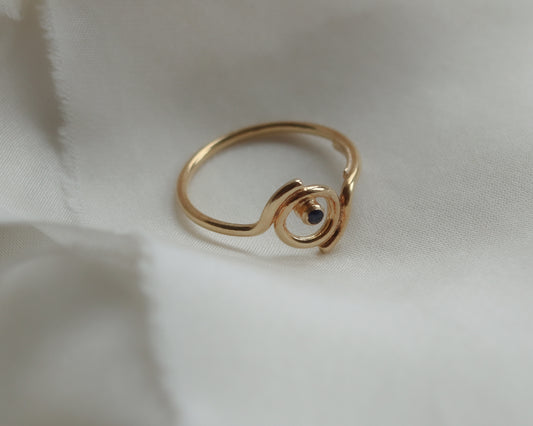 Spiral 18ct gold sapphire ring UK K 1/2