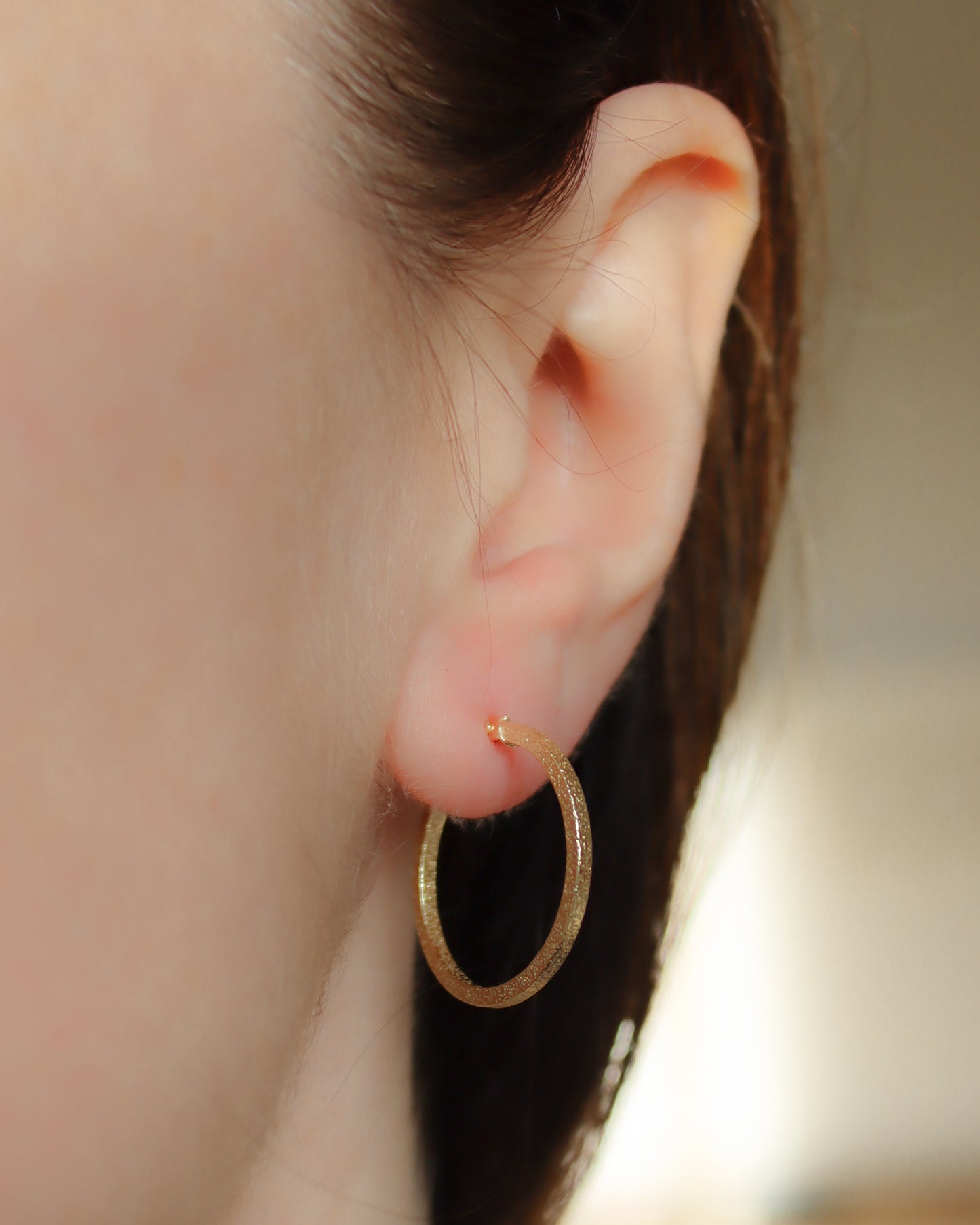 18ct Gold textured hoop earrings