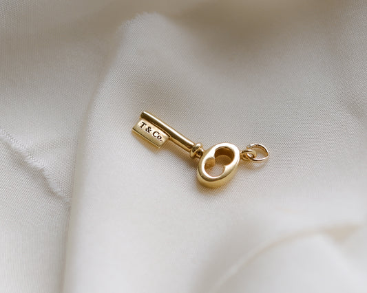 18ct yellow gold Tiffany & Co. key pendant charm