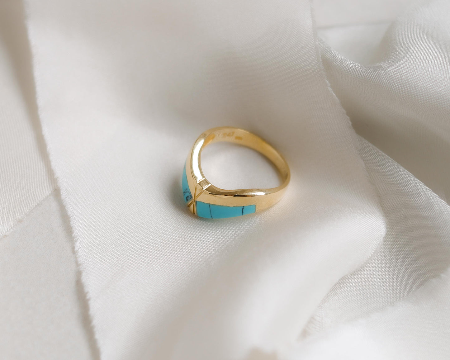 18ct gold turquoise ring size UK M