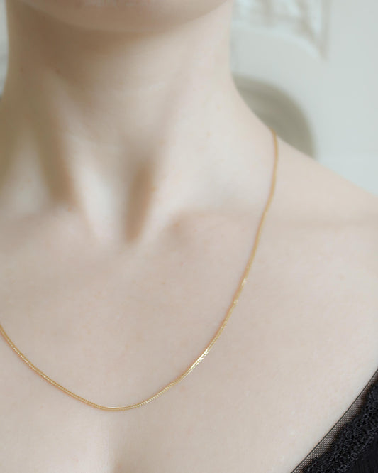 18ct gold vintage fancy wheat link long chain (imperfect)