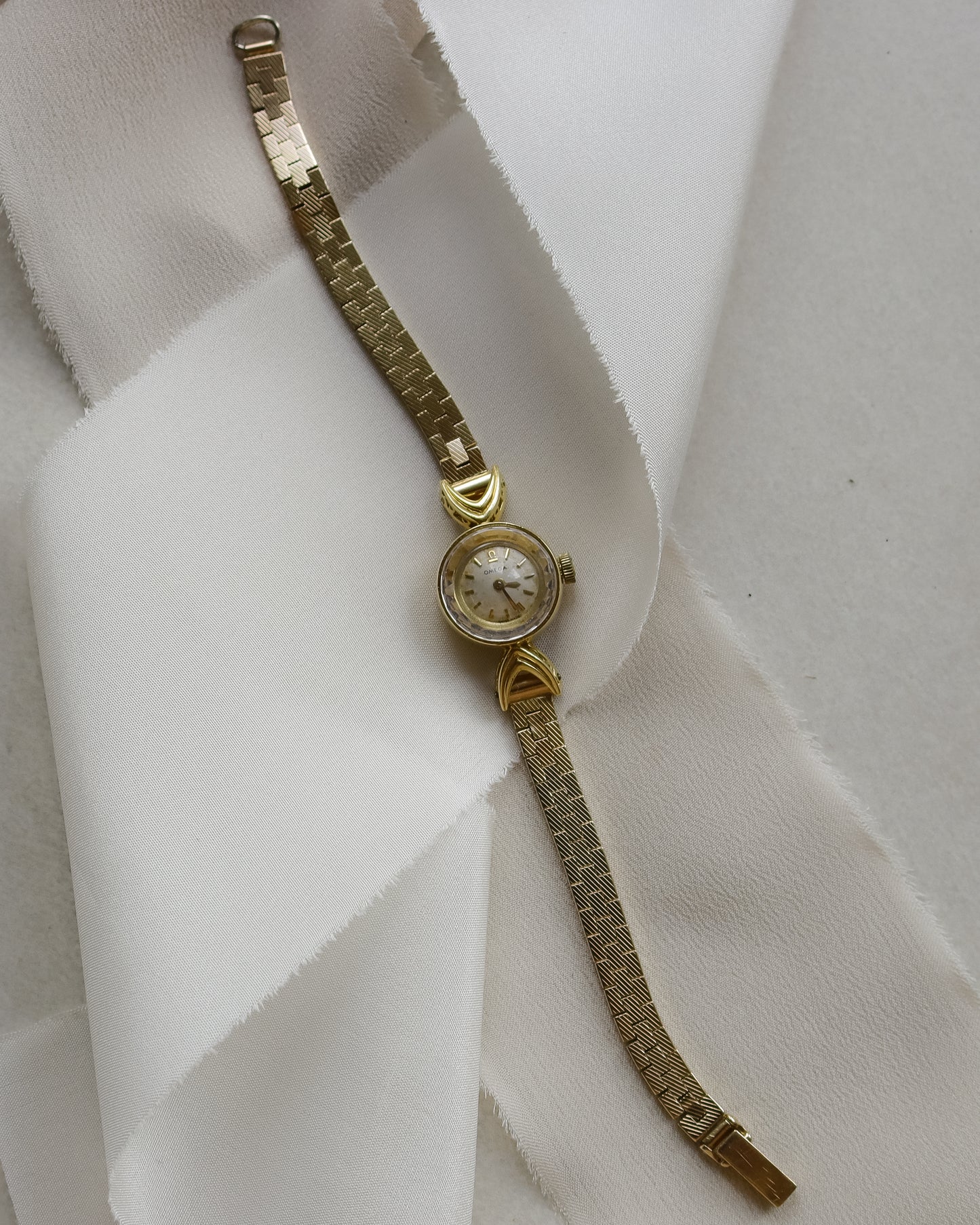 Vintage Omega Ladies 18ct Gold Watch – Circa 1960