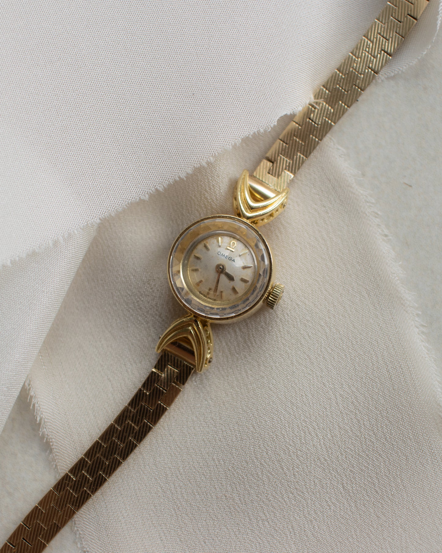 Vintage Omega Ladies 18ct Gold Watch – Circa 1960