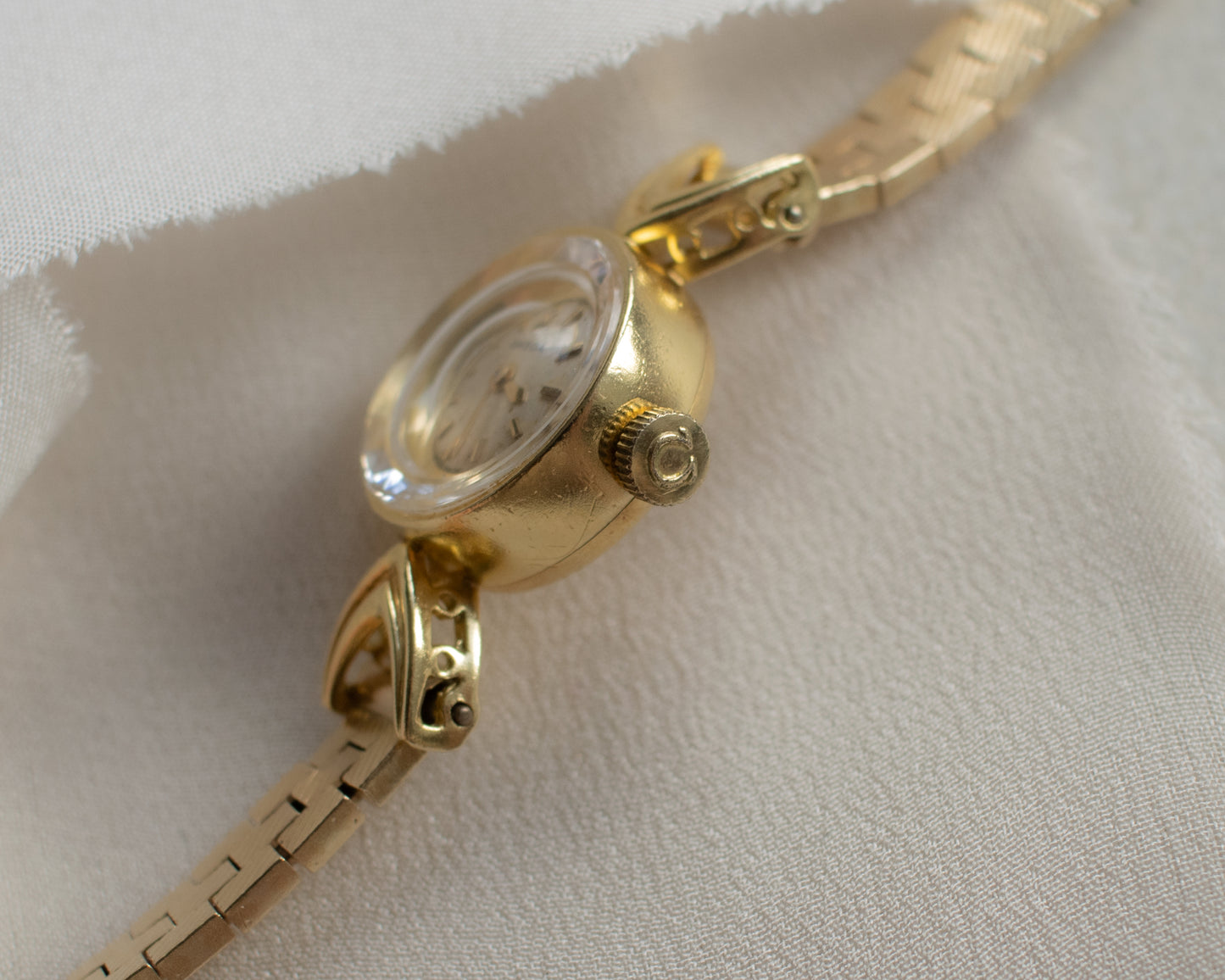 Vintage Omega Ladies 18ct Gold Watch – Circa 1960