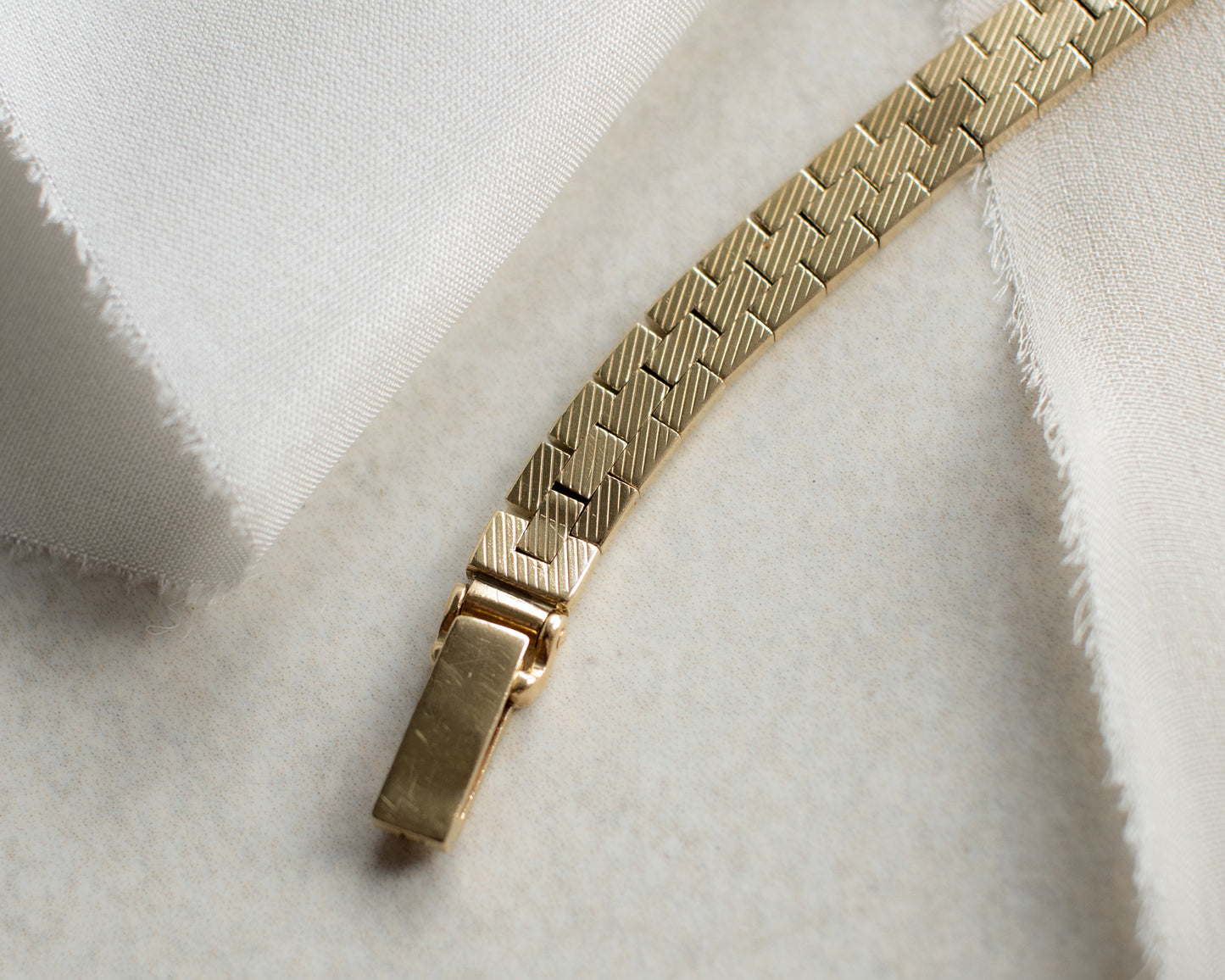 Vintage Omega Ladies 18ct Gold Watch – Circa 1960