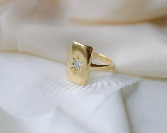 18ct gold white sapphire antique ring