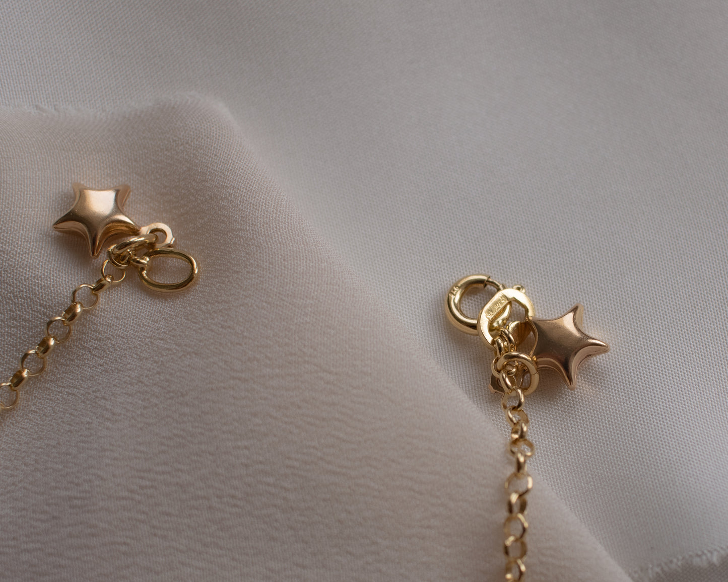 18ct Gold Multi-Tone Star Charm Bracelet