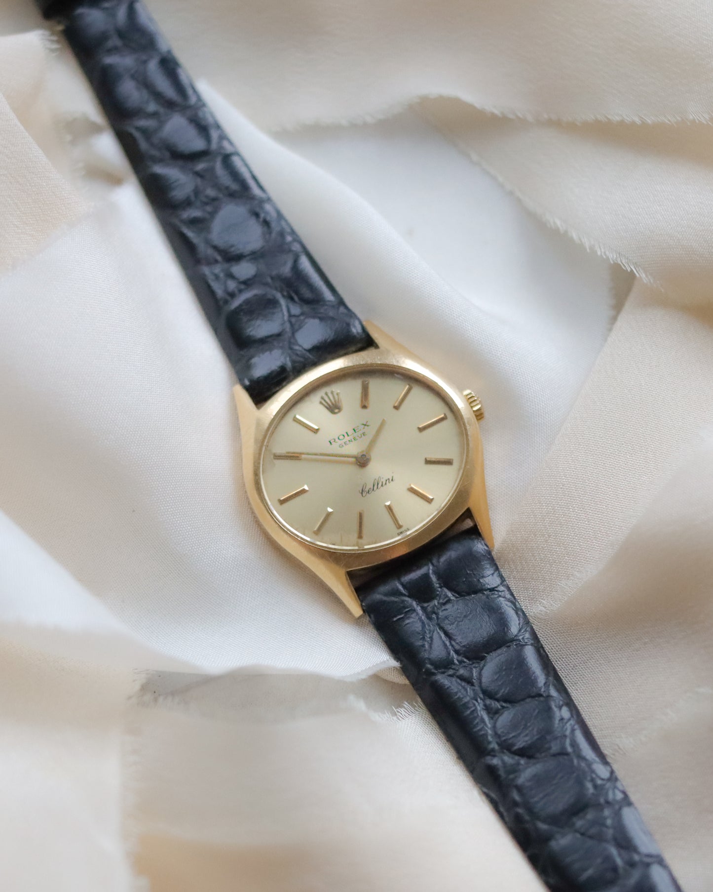 Ladies Rolex Cellini Wristwatch in 18ct gold with gold dial - 1975