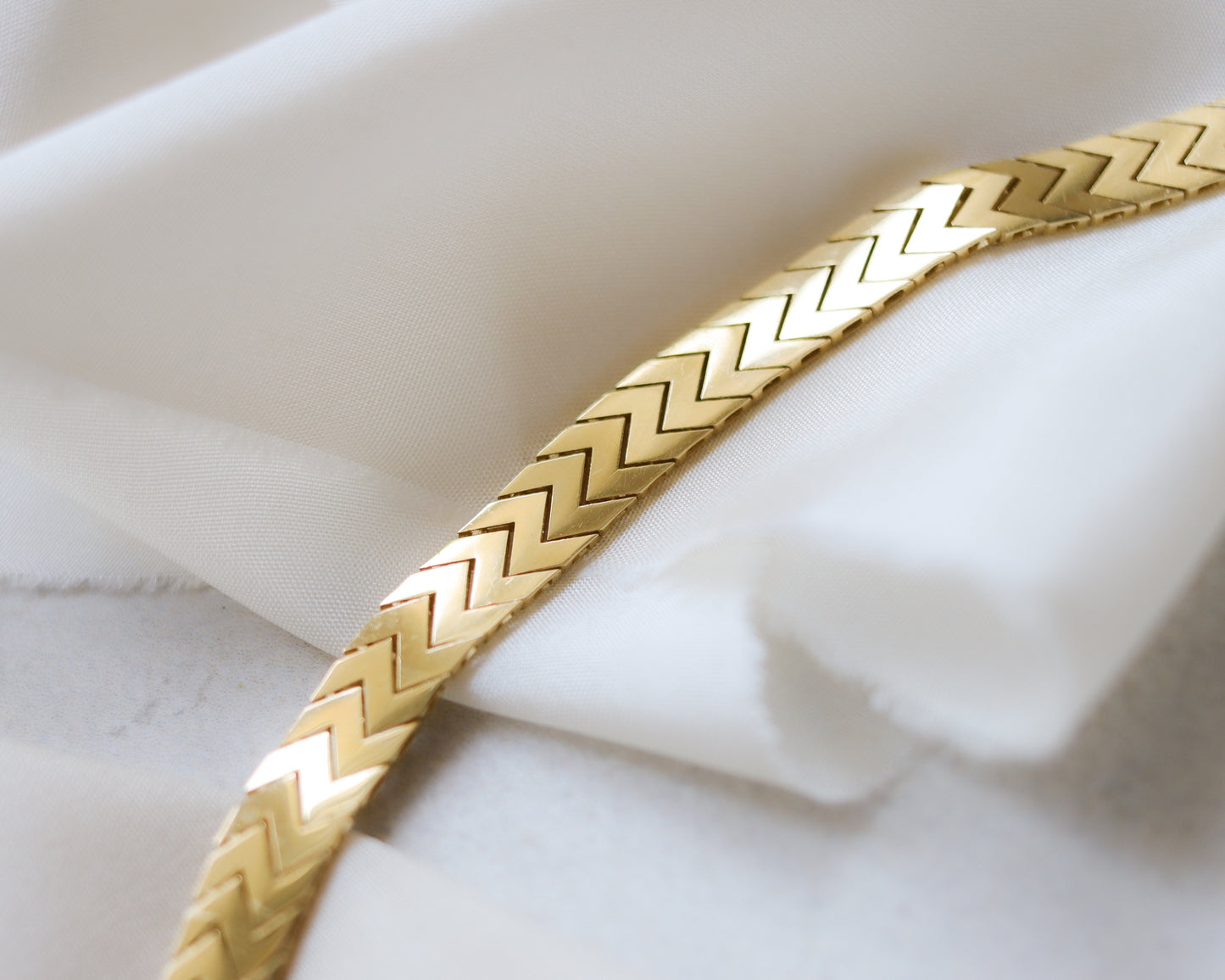 18ct gold fancy zig zag link bracelet