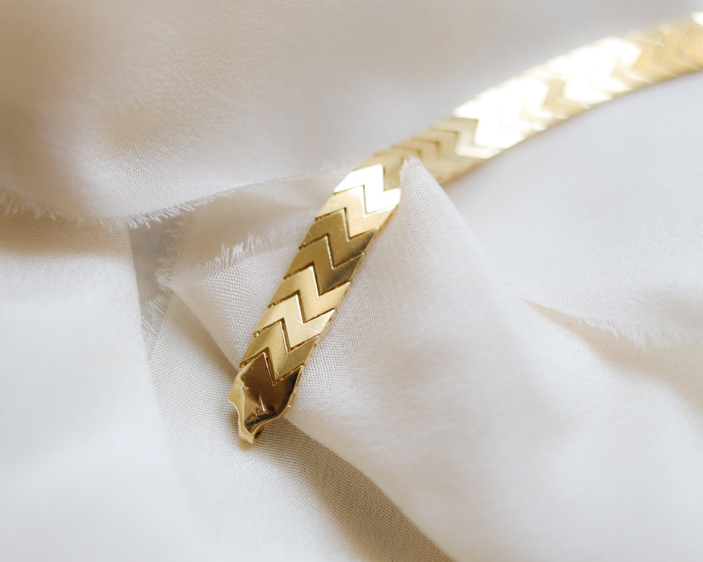 18ct gold fancy zig zag link bracelet