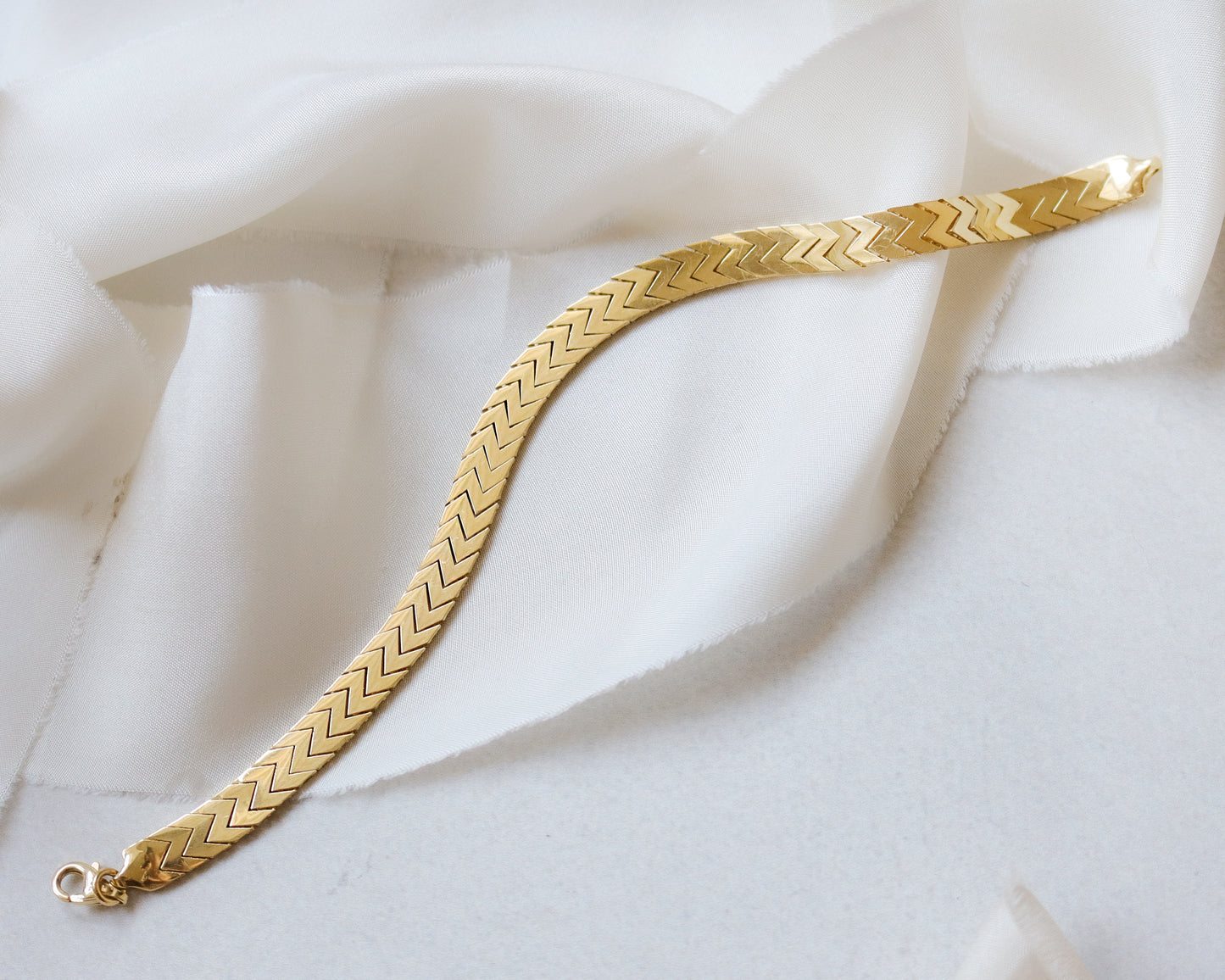18ct gold fancy zig zag link bracelet
