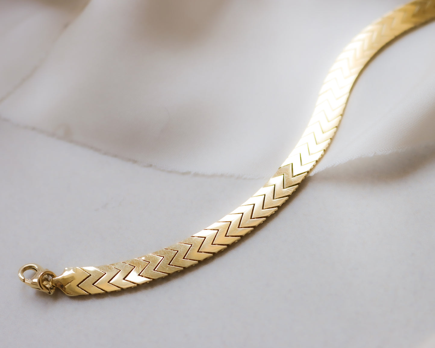 18ct gold fancy zig zag link bracelet