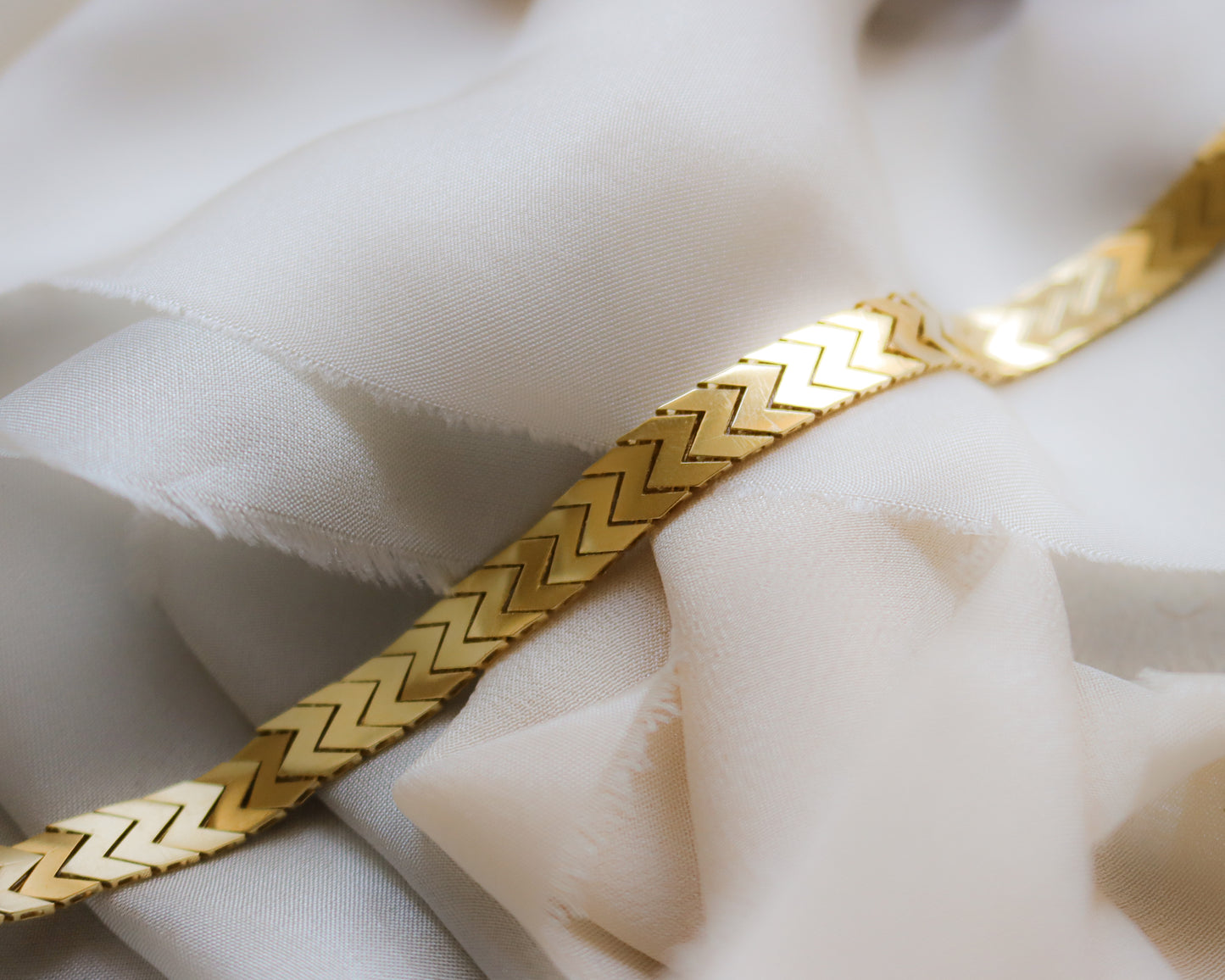18ct gold fancy zig zag link bracelet