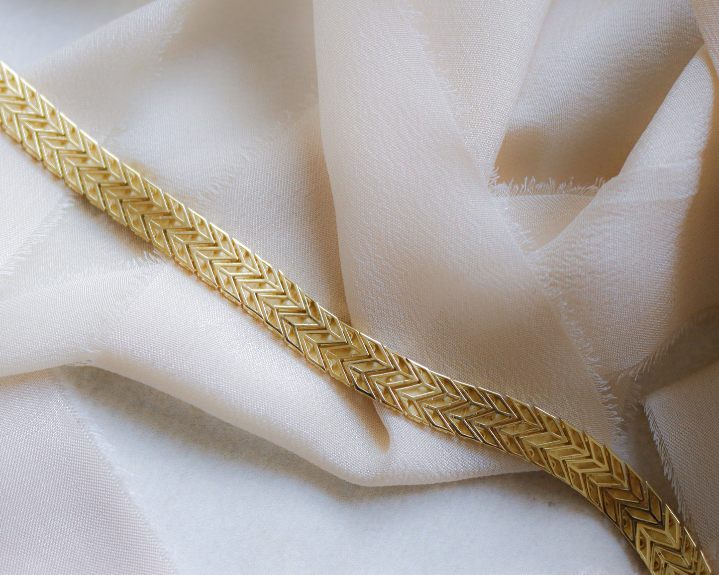 18ct gold fancy zig zag link bracelet