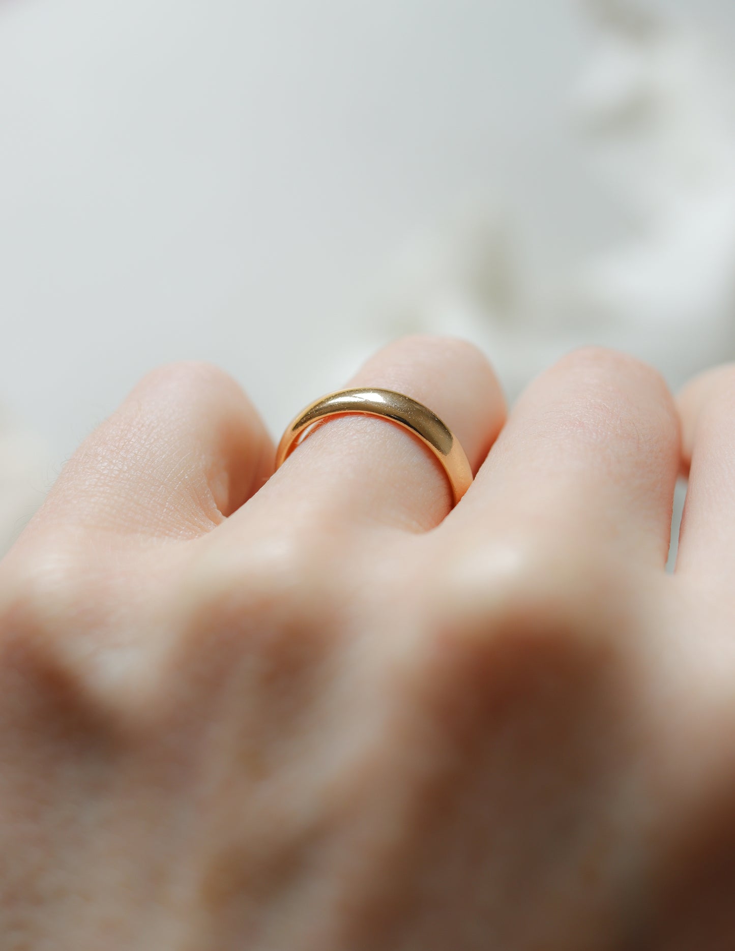 22ct solid d-shape band UK N