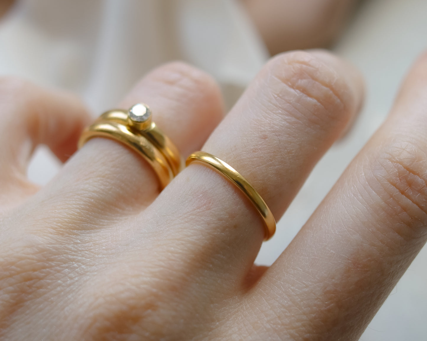 Post War 1949 22ct Gold Fine Band Ring UK O