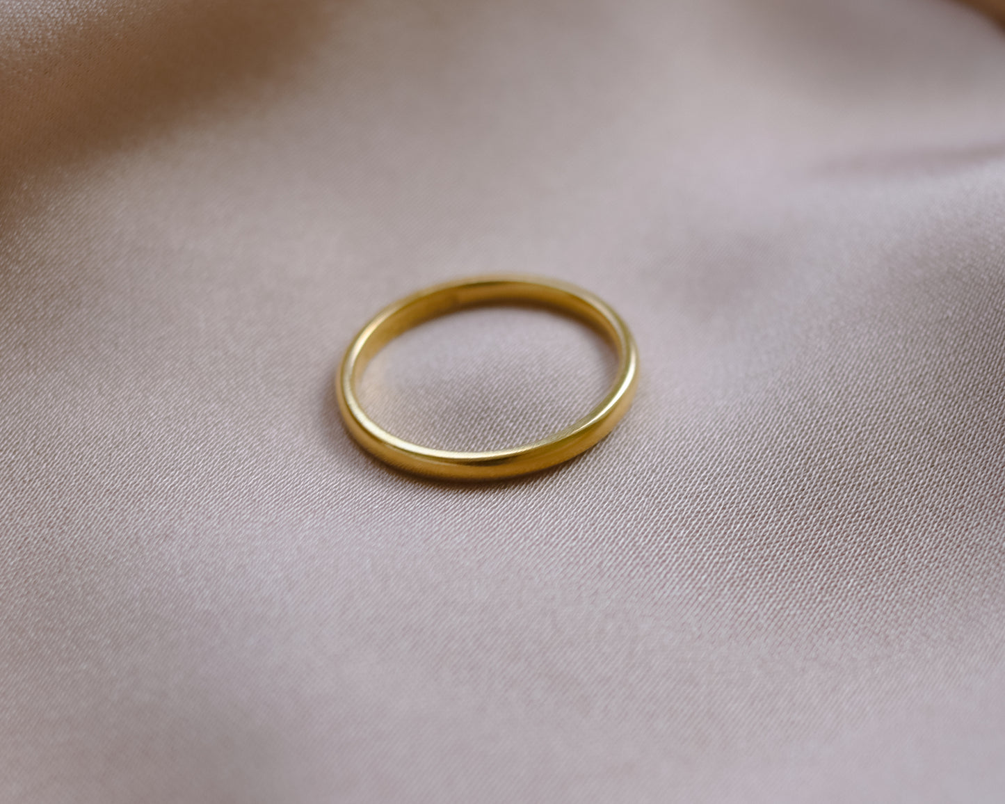 Post War 1949 22ct Gold Fine Band Ring UK O