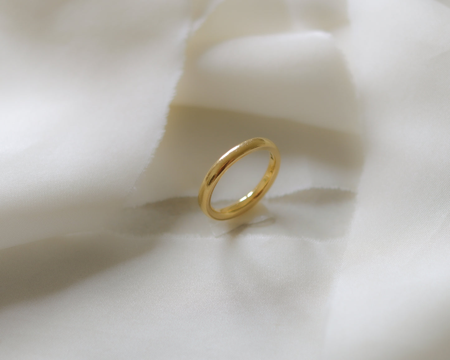 Timeless Antique 22ct Yellow Gold Doughnut Band Ring UK L