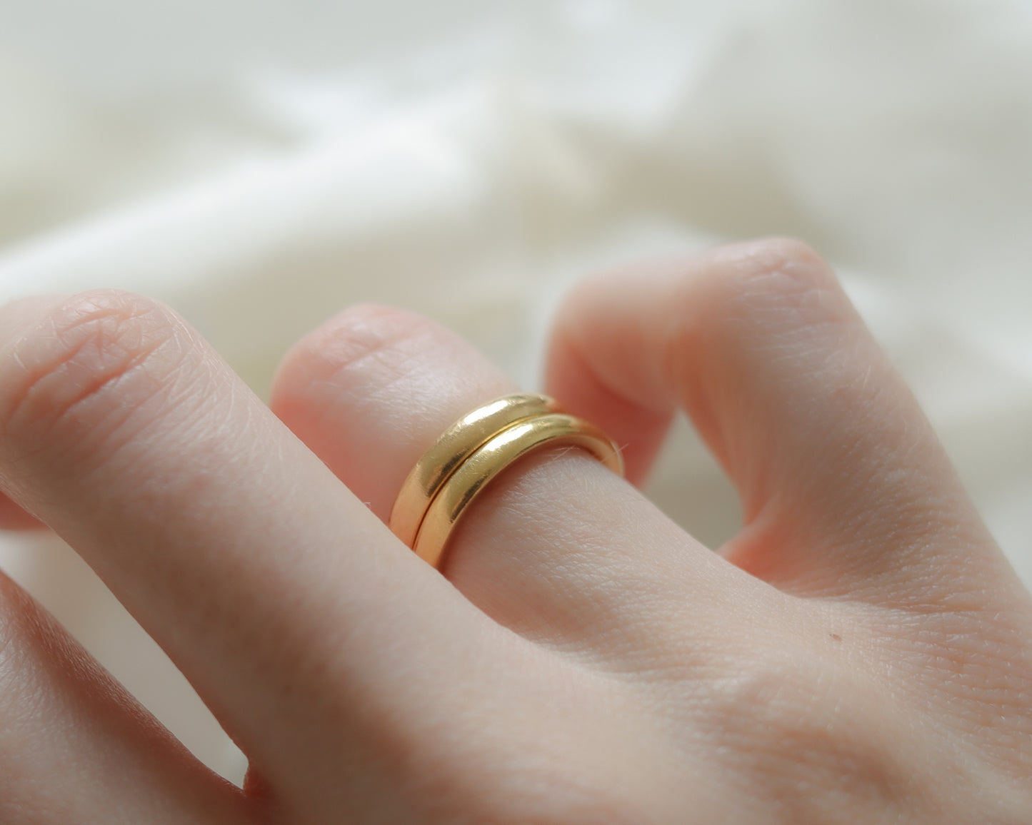 Timeless Antique 22ct Yellow Gold Doughnut Band Ring UK L
