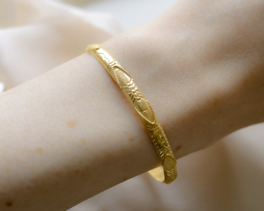stunning 22ct gold ornate bangle