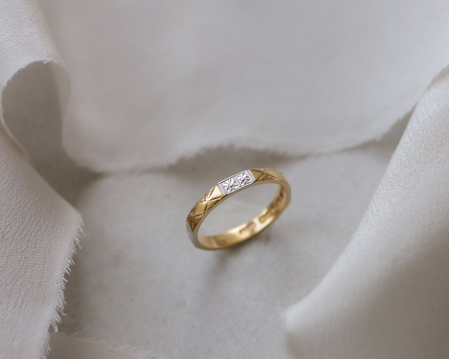 Vintage 1955 22ct Gold & Platinum Octagonal Band Ring