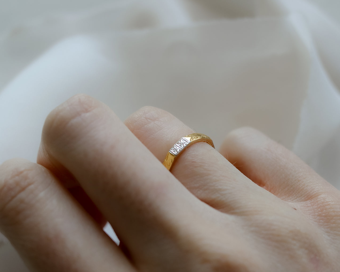 Vintage 1955 22ct Gold & Platinum Octagonal Band Ring